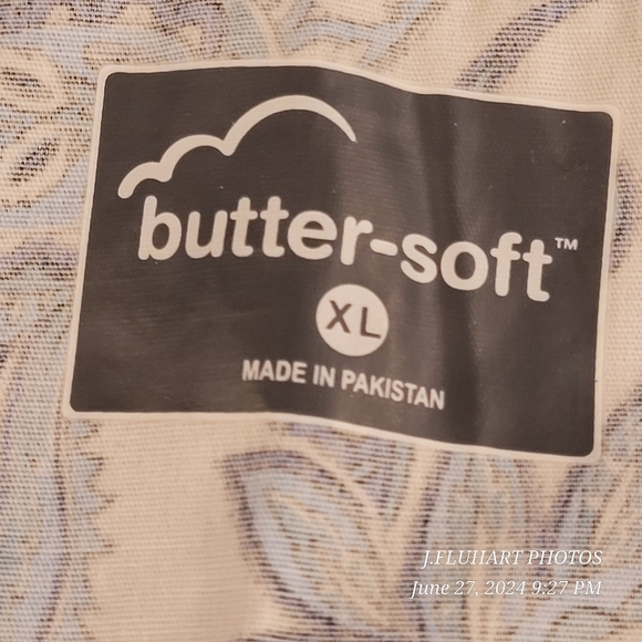 VINTAGE BUTTERSOFT SCRUB TOP SIZE X-LARGE BEAUTIFUL PATTERN GENTLY USED - Picture 2 of 9